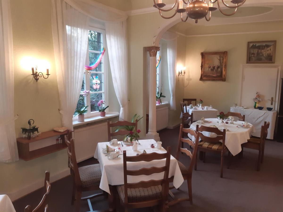 Pension Marienhof โคเบิร์น-กอนดอร์ฟ ภายนอก รูปภาพ